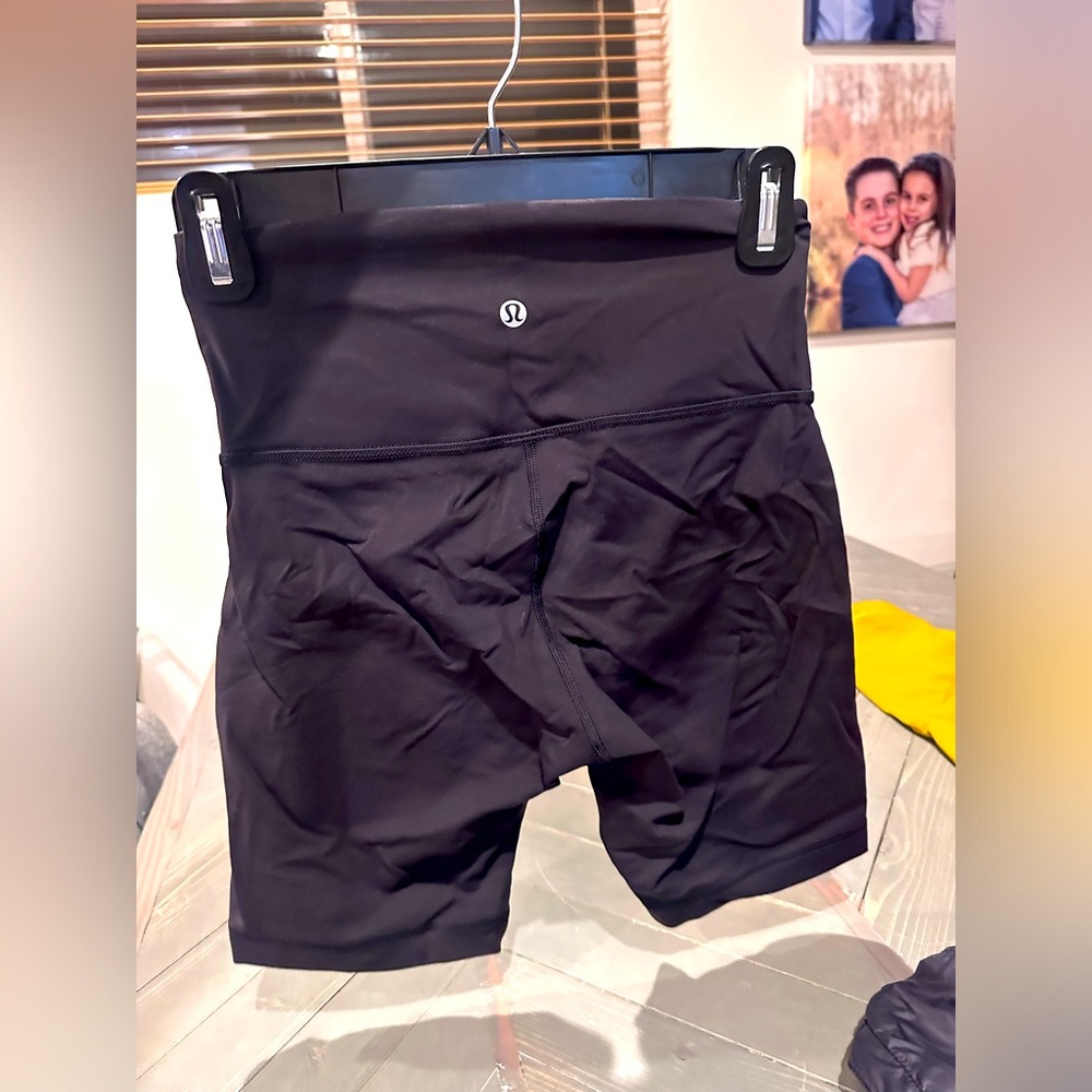 Lululemon bike shorts in perfect condition